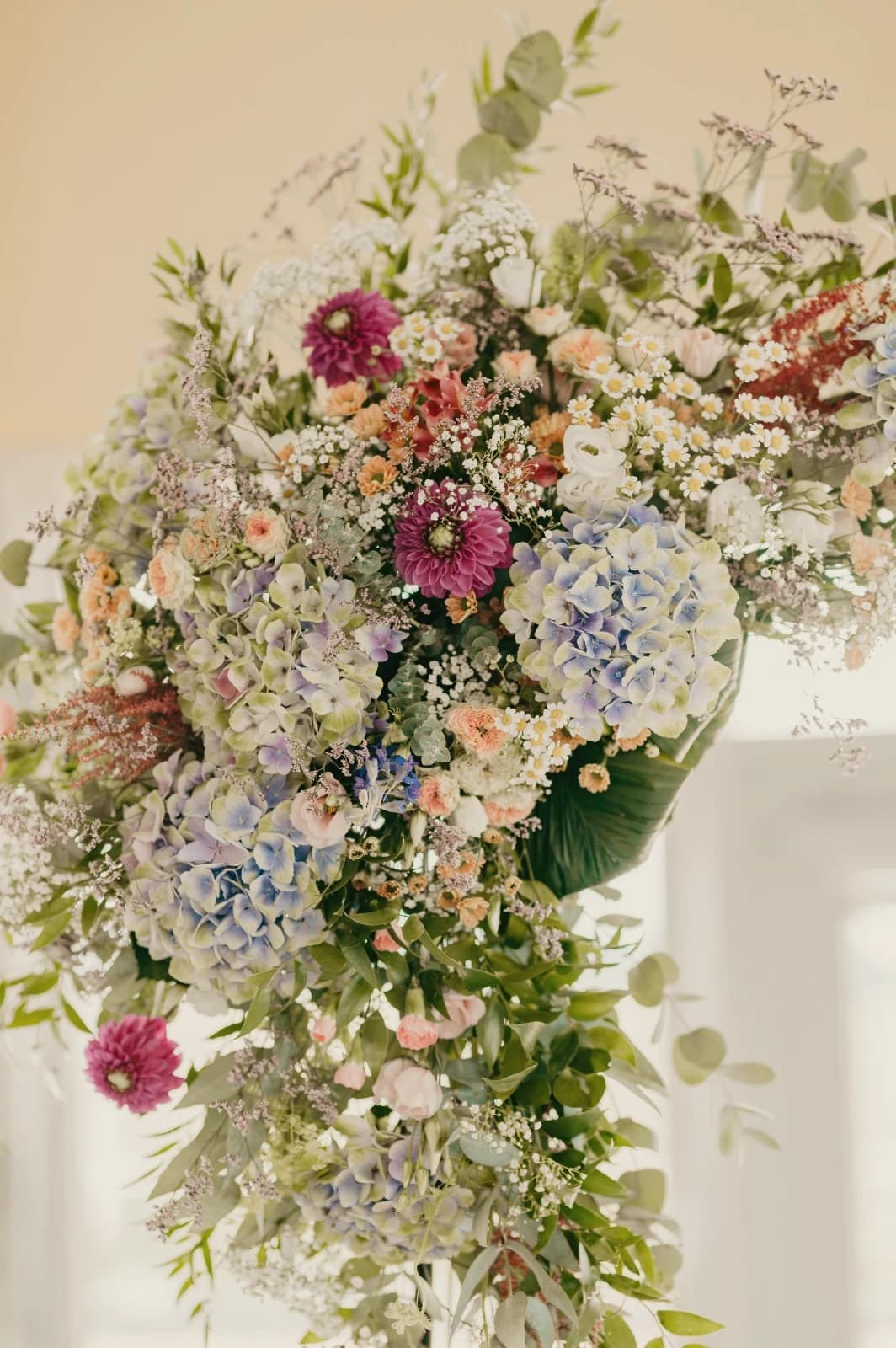 Üppige florale Hochzeitsgestaltung